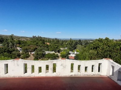 UNICA-  CASA CON FONDOS AL RIO- BALNEARIO EL DIQUECITO