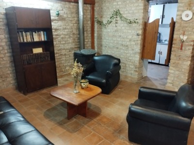 EXCELENTE PROPIEDAD CON PILETA Y QUINCHO