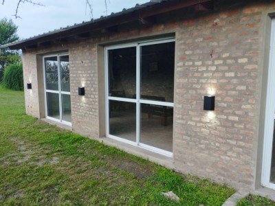 EXCELENTE PROPIEDAD CON PILETA Y QUINCHO