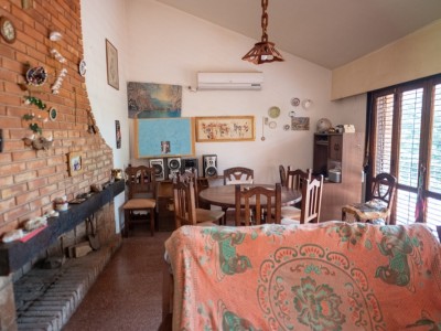 TANTI- CALLE IRLANDA- VILLA DOUMA