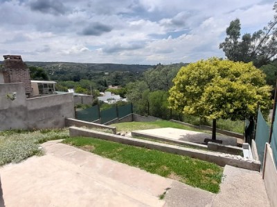 CASA EN VENTA EN TANTI- CALLE MENDOZA- CENTRO