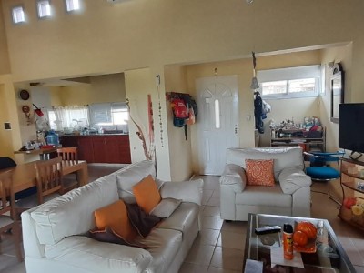 CASA EN VENTA EN TANTI- CALLE MENDOZA- CENTRO