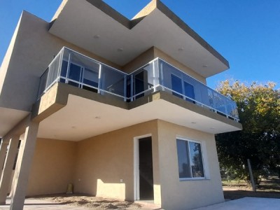 CASA A ESTRENAR-BARRIO LOS CHAÑARES- TANTI